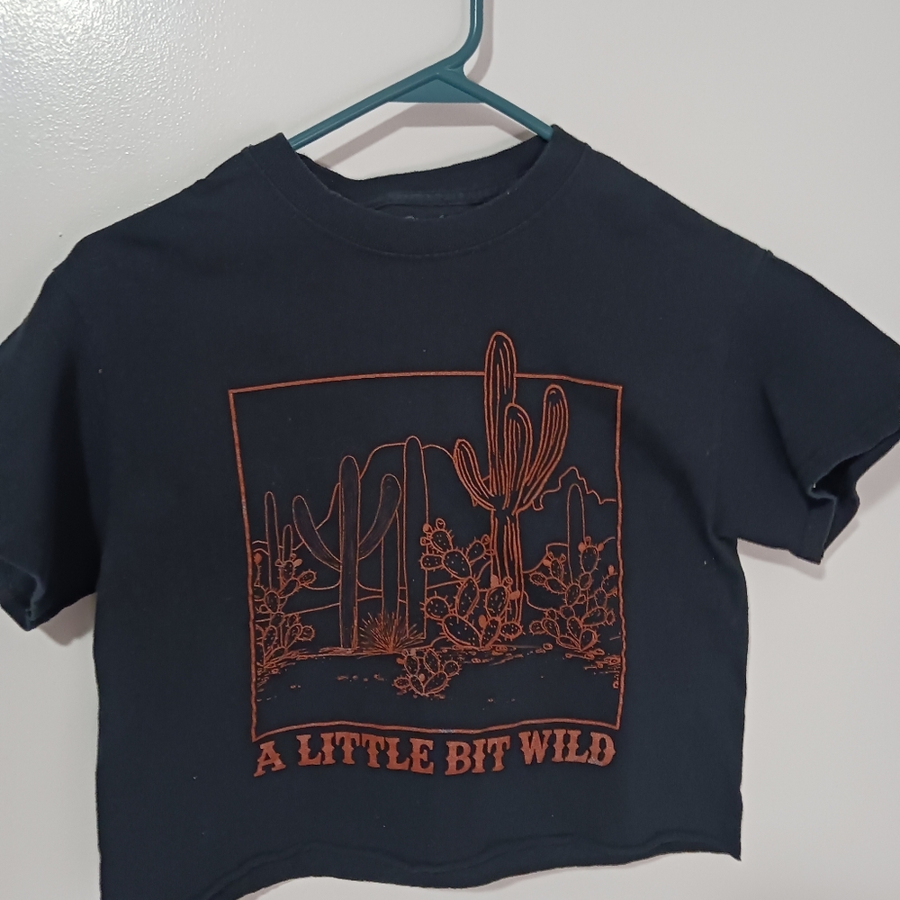 Women's cropped popular girl graphic short sleeve t-shirt size small color black
